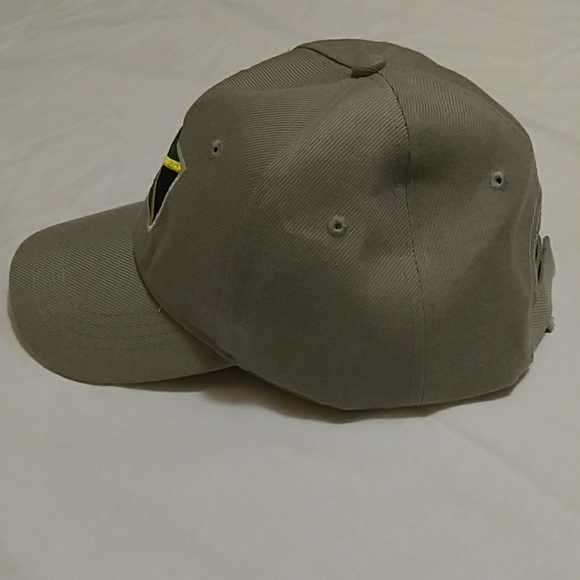 BASEBALL CAP WITH JAMAICAN FLAG - Picture 2 of 6